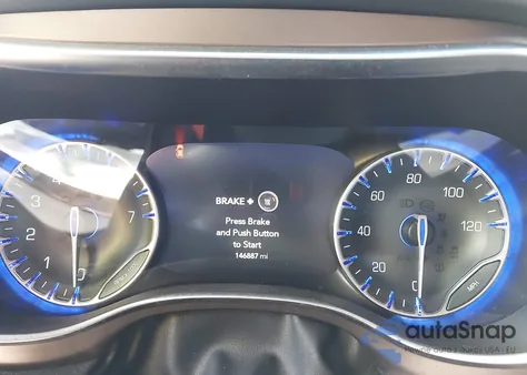 2017 Chrysler Pacifica Touring-L Plus z USA, uszkodzony, nr VIN 2C4RC1EG6HR652844